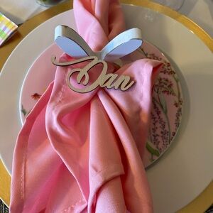 NWOT 30 Napkin linens 20” x 20”.  Set of 30 (10 of each color” polyester